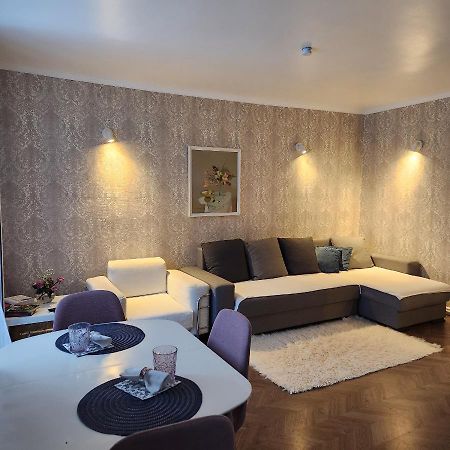 Charme Apartment Jelgava Buitenkant foto