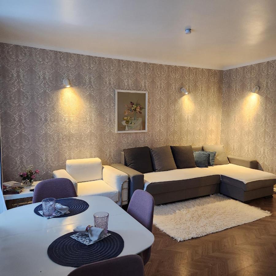 Charme Apartment Jelgava Buitenkant foto